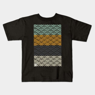 Retro Japanese Clouds Pattern RE:COLOR 10 Kids T-Shirt